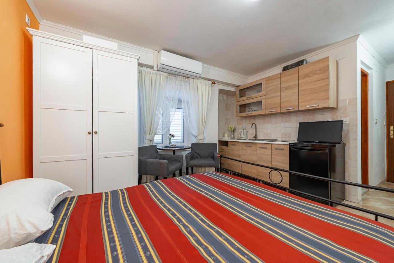 Vera Apartment